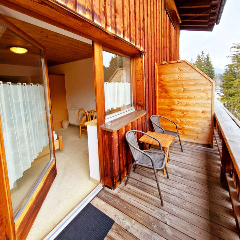 Balkon mit Aussicht in Doppelzimmer Sattelkopf
